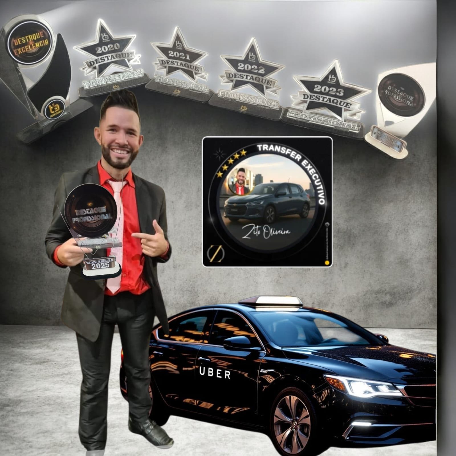 Zito Oliveira com troféus de reconhecimento profissional